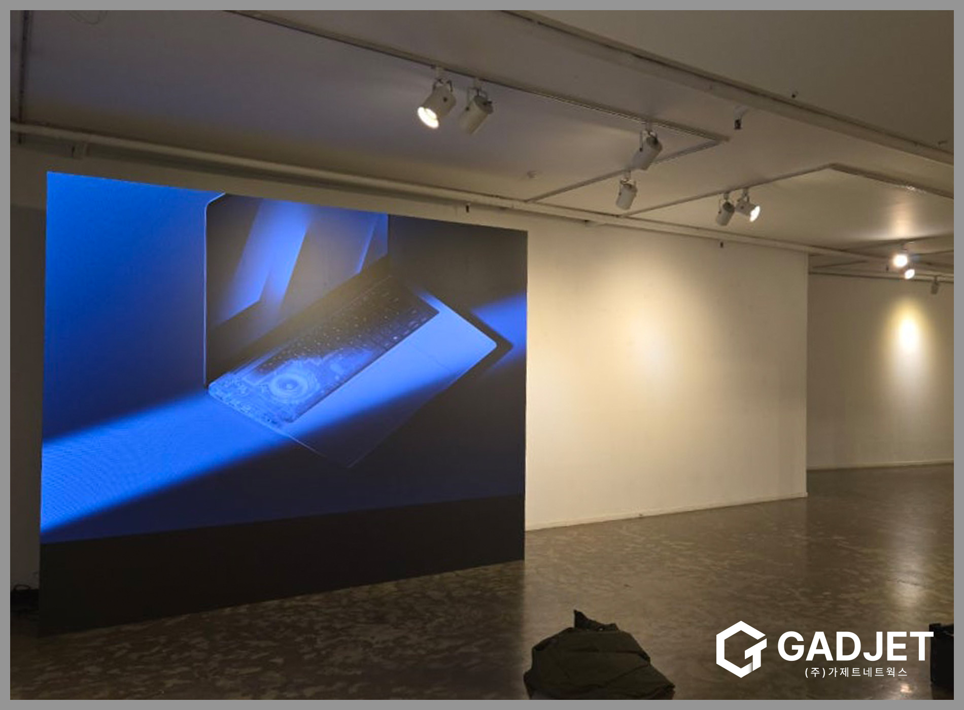 [윤당아트홀 갤러리] LED전광판